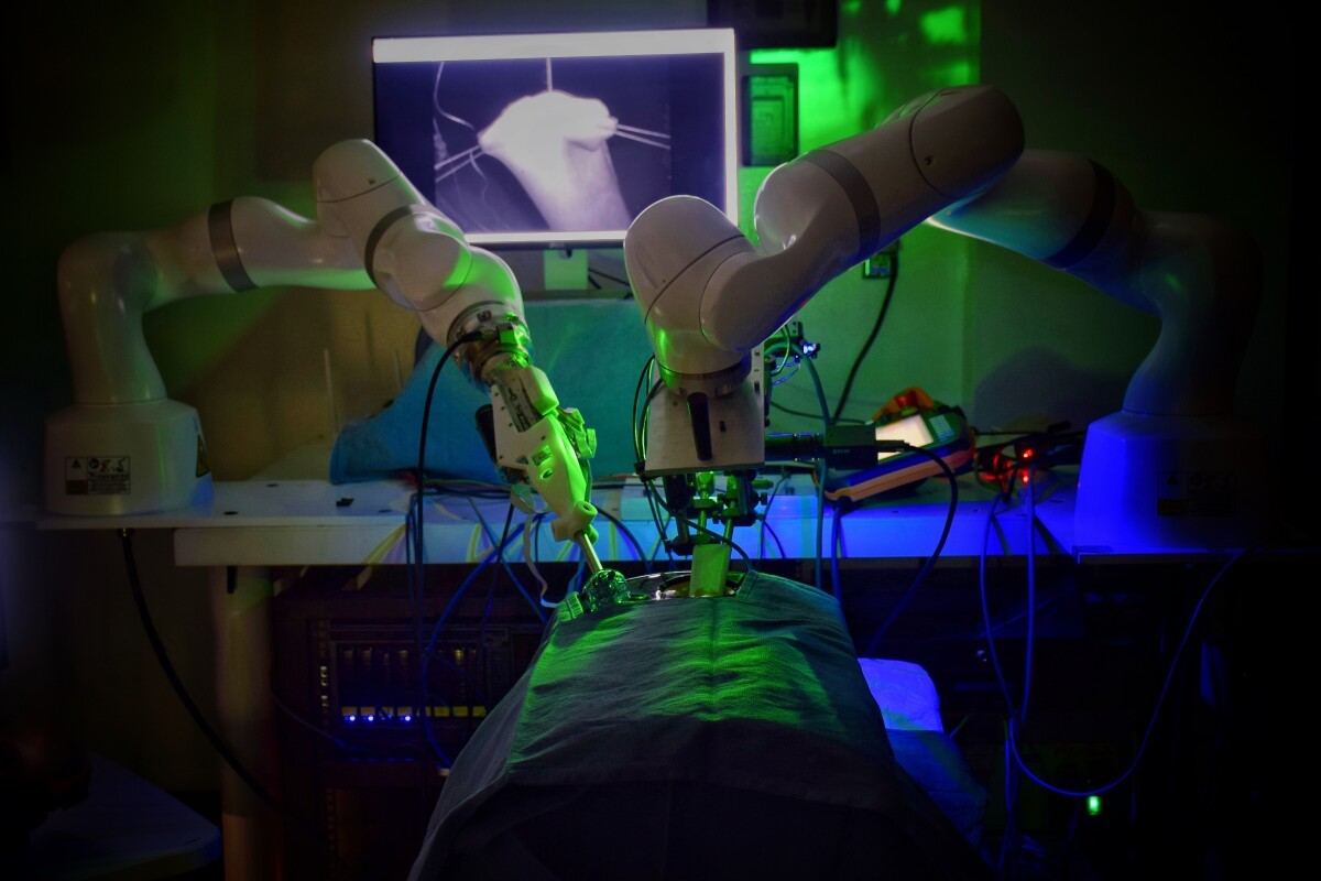 <b>手术机器人执行世界上第一个自主腹腔镜手术</b>