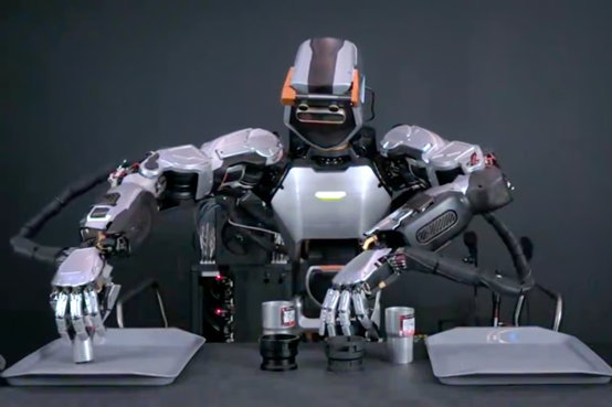 <b>高速人形机器人让人感觉是机器人技术的一次飞</b>