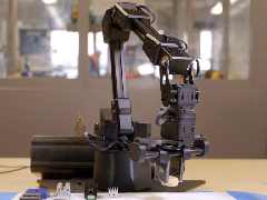 <b>让机器人学会整理</b>